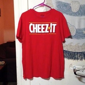 Kellogg's Cheez-It snack men's t-shirt size large